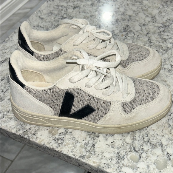 VEJA V-10 Flannel Snow Black Sneakers - Picture 2 of 7